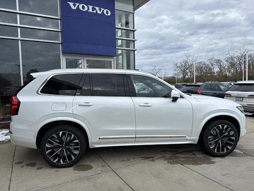 2026 Volvo XC90 B6 Plus 7-Seater