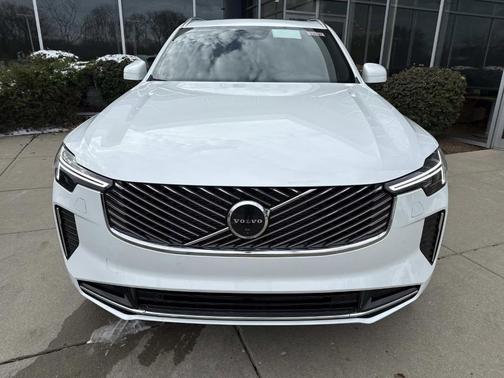 2026 Volvo XC90 B6 Plus 7-Seater