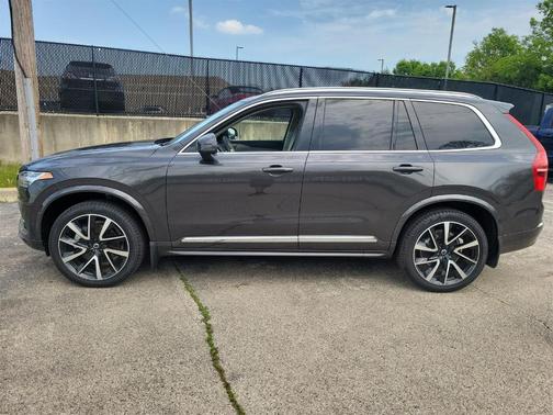 2025 Volvo XC90 B6 Plus 6-Seater