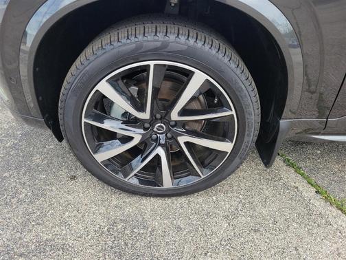 2025 Volvo XC90 B6 Plus 6-Seater