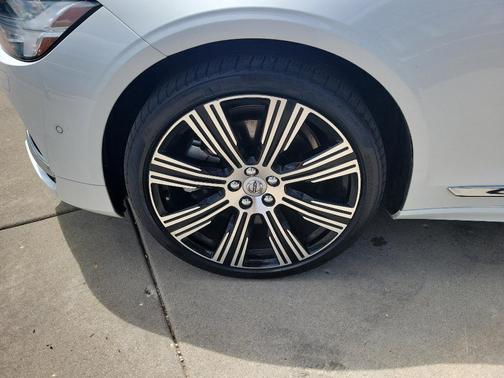 2022 Volvo S90 B6 Inscription