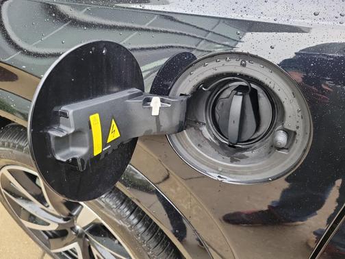 2023 Volvo XC90 Recharge Plug-In Hybrid T8 Plus Dark Theme 7 Passenger