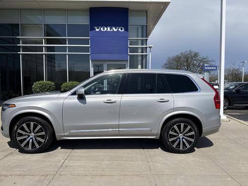 Silver 2023 Volvo XC90 B6 Plus 7-Seater