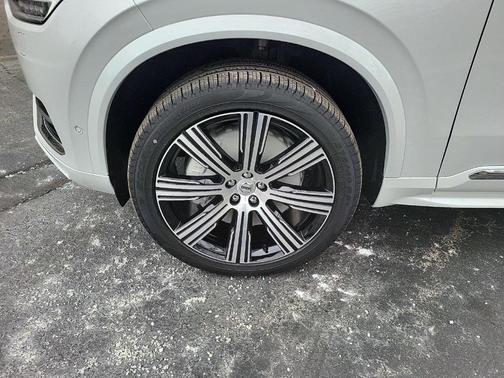 2025 Volvo XC90 B6 Plus 7-Seater