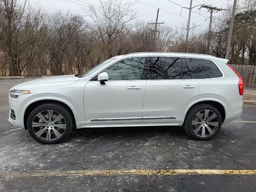 2025 Volvo XC90 B6 Plus 7-Seater