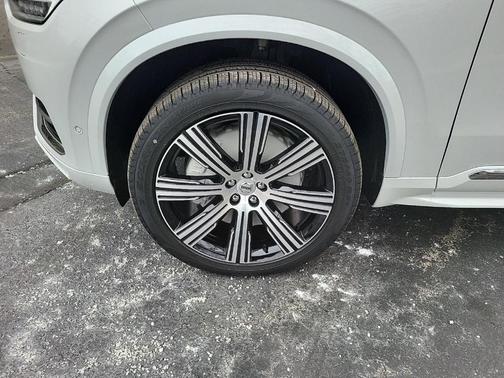 2025 Volvo XC90 B6 Plus 7-Seater