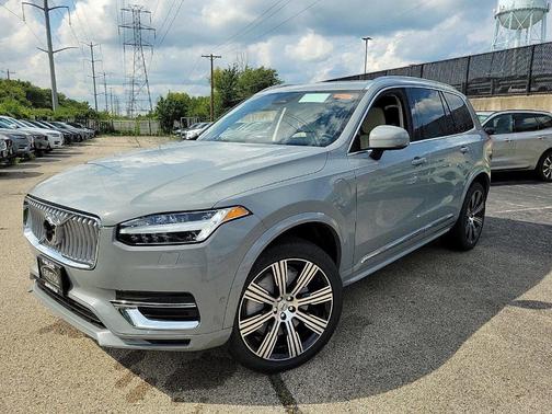 2025 Volvo XC90 Plug-In Hybrid T8 Plus 7-Seater