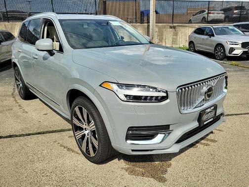 2025 Volvo XC90 Plug-In Hybrid T8 Plus 7-Seater