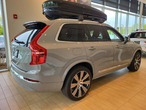 2025 Volvo XC90 Plug-In Hybrid T8 Plus 7-Seater