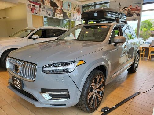 2025 Volvo XC90 Plug-In Hybrid T8 Plus 7-Seater