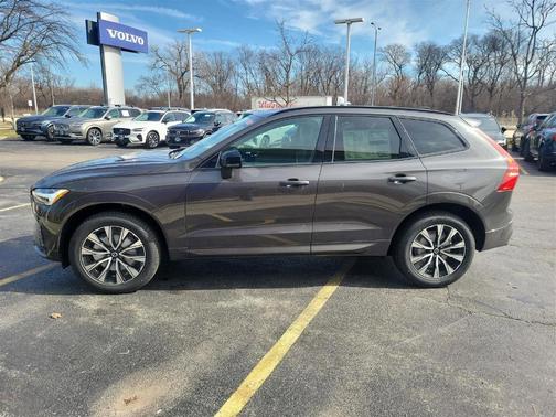 2025 Volvo XC60 B5 Core