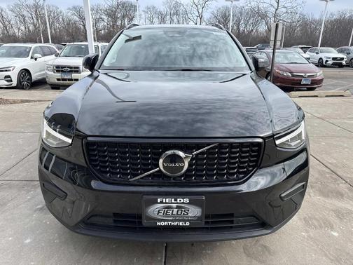 2026 Volvo XC40 B5 Core