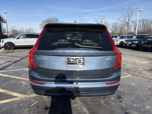 2024 Volvo XC90 B5 Plus Bright Theme