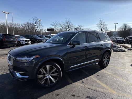 2024 Volvo XC90 B5 Plus Bright Theme
