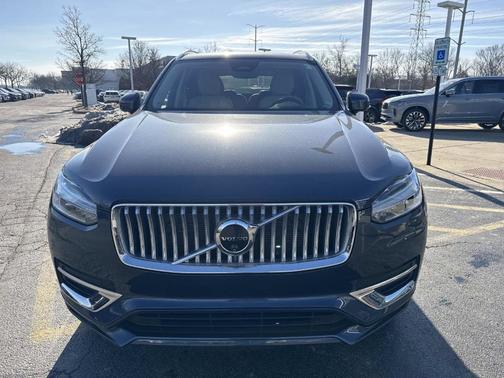 2024 Volvo XC90 B5 Plus Bright Theme