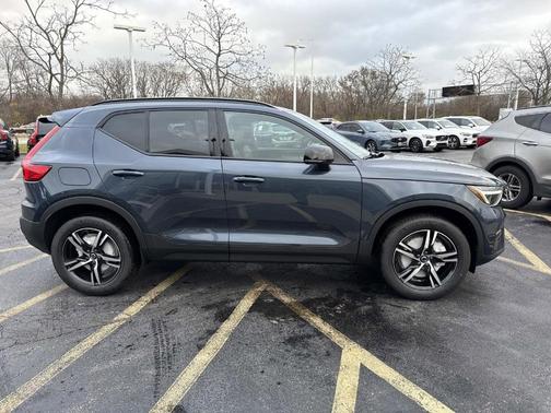 2026 Volvo XC40 B5 Core
