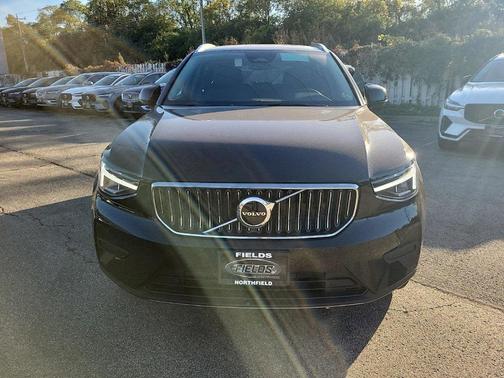 2025 Volvo XC40 B5 Core Bright Theme