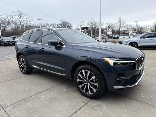 2023 Volvo XC60 B5 Plus Bright Theme