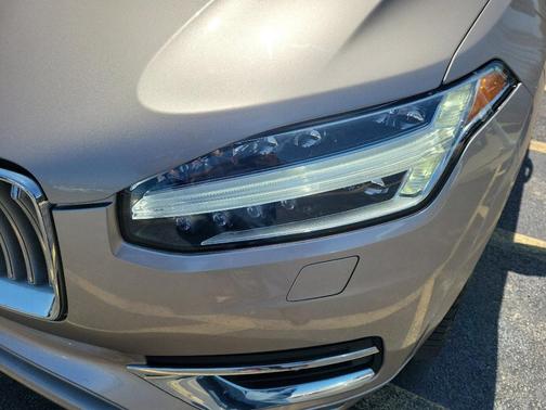 2023 Volvo XC90 B6 Plus 6-Seater