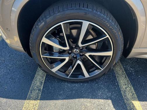 2023 Volvo XC90 B6 Plus 6-Seater