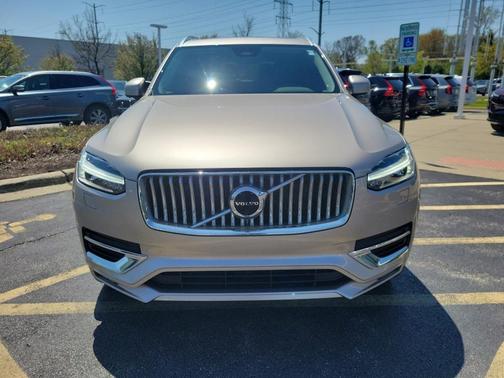 2023 Volvo XC90 B6 Plus 6-Seater