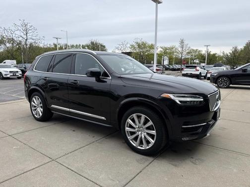 Onyx Black Metallic 2019 Volvo XC90 T6 Inscription