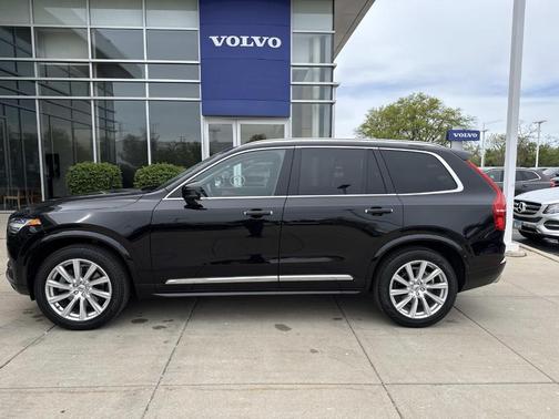 Onyx Black Metallic 2019 Volvo XC90 T6 Inscription