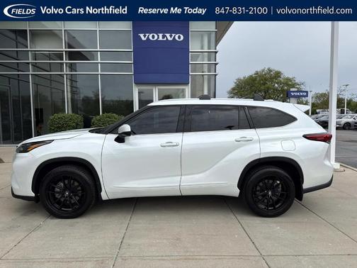 Wind Chill Pearl 2022 Toyota Highlander XLE