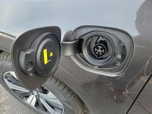 2025 Volvo XC60 Plug-In Hybrid T8 Core