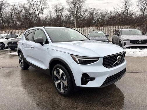 2026 Volvo XC40 B5 Plus