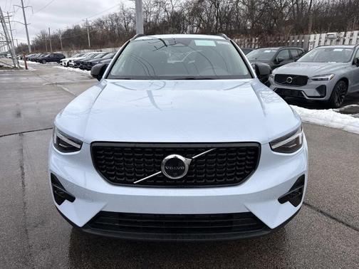 2026 Volvo XC40 B5 Plus