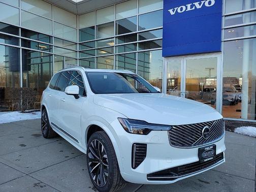 2025 Volvo XC90 B5 Plus 7-Seater