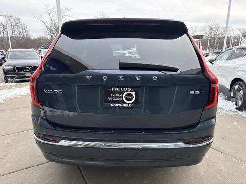 2025 Volvo XC90 B5 Plus