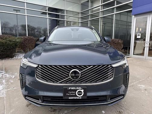 2025 Volvo XC90 B5 Plus