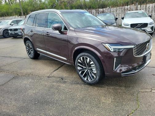 2025 Volvo XC90 B5 Core