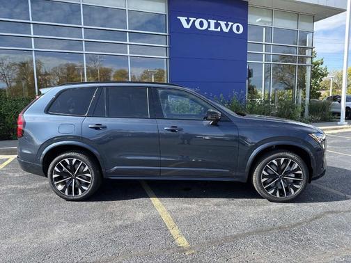 2026 Volvo XC90 B6 Ultra Dark Theme 7-Seater