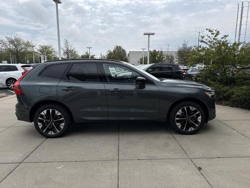 Forest Green 2026 Volvo XC60 B5 Plus