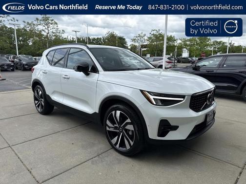 Crystal White Pearl 2025 Volvo XC40 B5 Plus Dark Theme