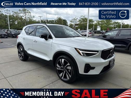 Crystal White Pearl 2025 Volvo XC40 B5 Plus Dark Theme