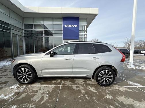 2025 Volvo XC60 B5 Plus