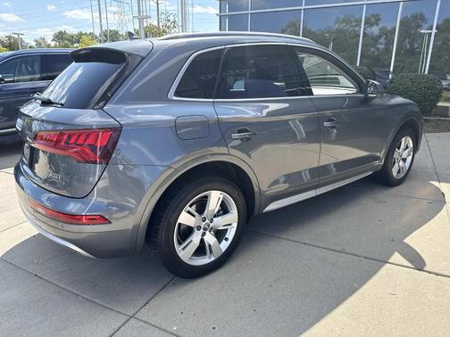 2018 Audi Q5 2.0T Premium Plus