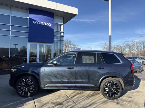 Denim Blue 2026 Volvo XC90 Plug-In Hybrid T8 Plus 7-Seater