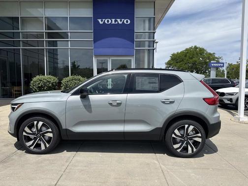 Vapour Grey 2026 Volvo XC40 B5 Ultra