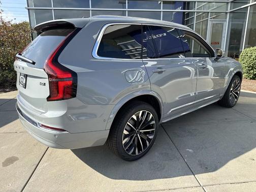 2026 Volvo XC90 B6 Plus 7-Seater