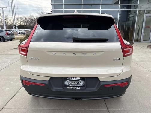 2026 Volvo XC40 B5 Plus