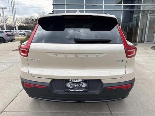 2026 Volvo XC40 B5 Plus