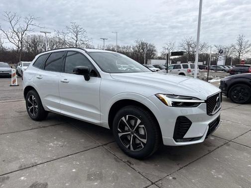 2026 Volvo XC60 B5 Core