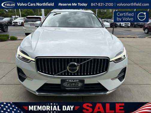 Crystal White 2023 Volvo XC60 B5 Plus Bright Theme