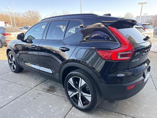 2021 Volvo XC40 Recharge Pure Electric P8