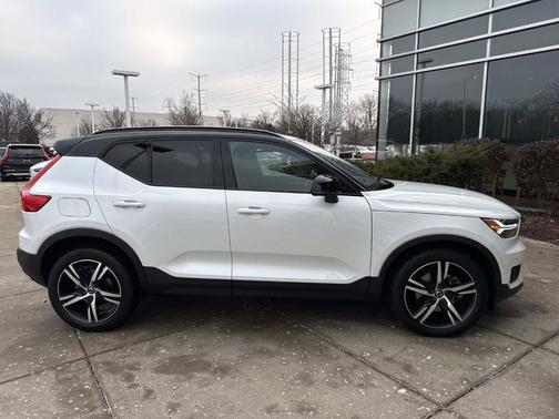 2019 Volvo XC40 T5 R-Design